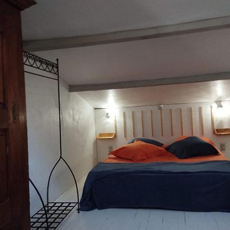 Chambre D'Hotes L'Orange Bleue รุสเทรล ภายนอก รูปภาพ